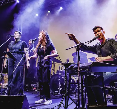 Bradley-Main-Stage-Full-Band 1 (2)